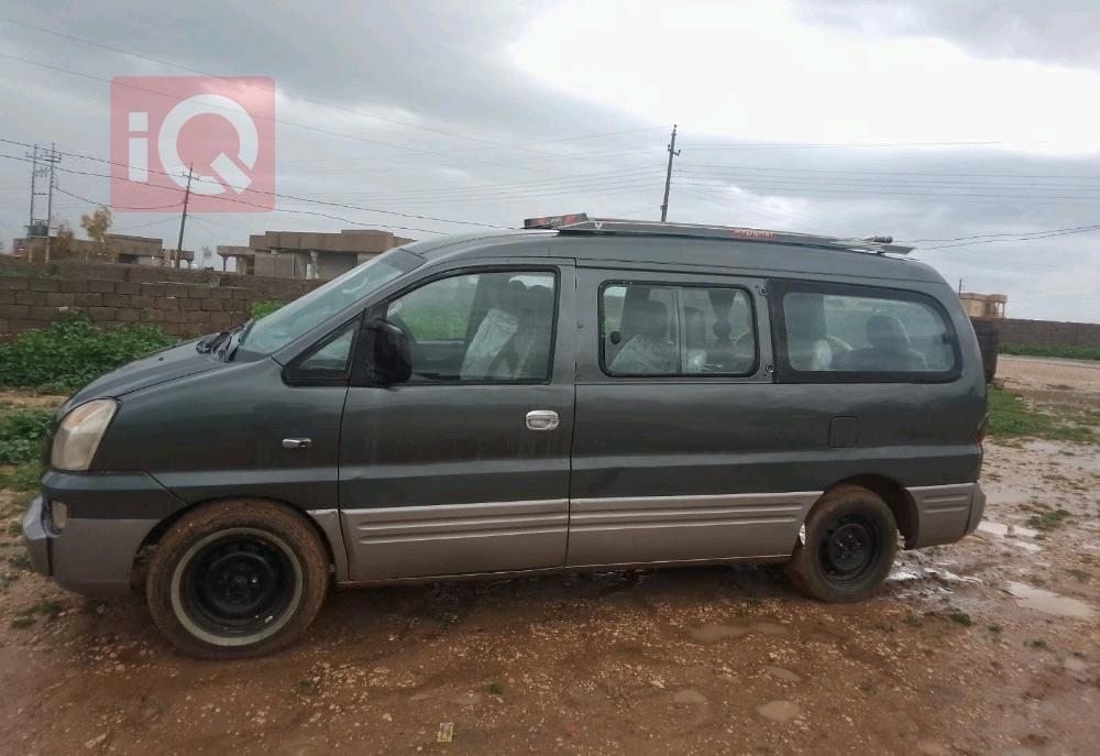 Hyundai Starex